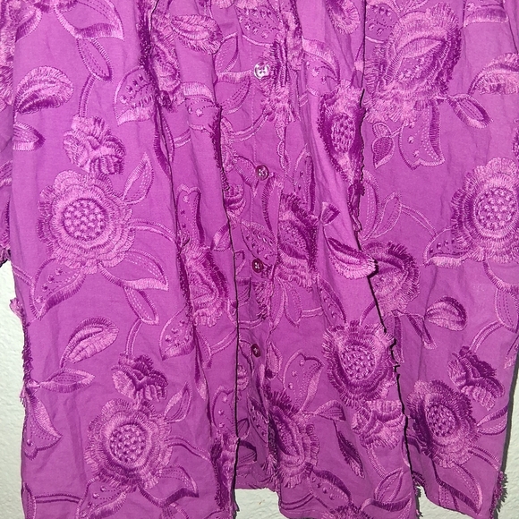Chico's NWT 3/4 Puff Sleeve Fashion Top Embroidered 3D Floral African Violet 20 - Picture 4 of 7